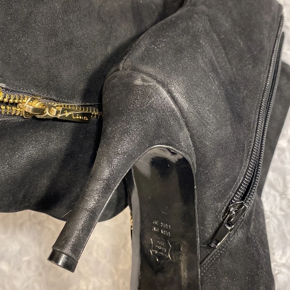 Nina New York black suede gold studded heeled ankle boots size 9